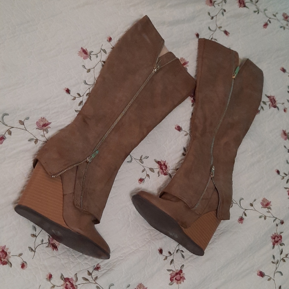 Wedge boots side zippers knee high